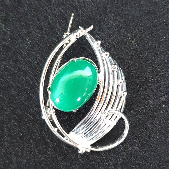 Vintage Green Chalcedony (Onyx) Silver-Tone Brooch – Sculptural Statement Design - Picture 3 of 9